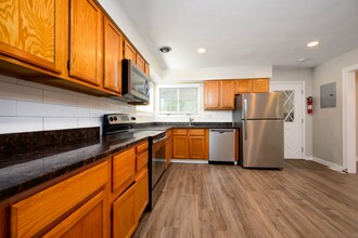 1340 Campbell Ave in Wheaton, IL - Building Photo - Building Photo