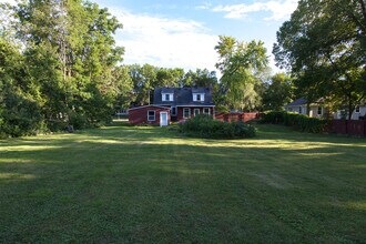 140 Park St E in Annandale, MN - Building Photo - Building Photo