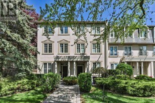 3036 Bayview Ave in Toronto, ON - Building Photo