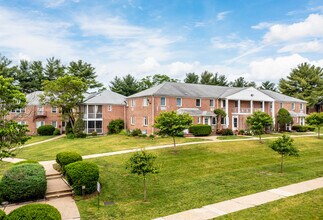 Short Hills Terrace in Short Hills, NJ - Building Photo - Building Photo