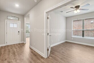 9226 King Valley in San Antonio, TX - Building Photo - Building Photo