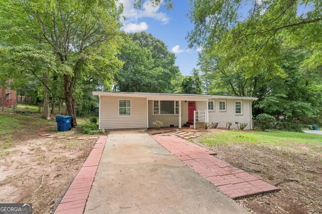 property at 16 Bromack Dr SE