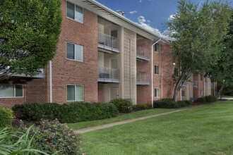 Chestnut Hill Apartments in Temple Hills, MD - Foto de edificio - Building Photo