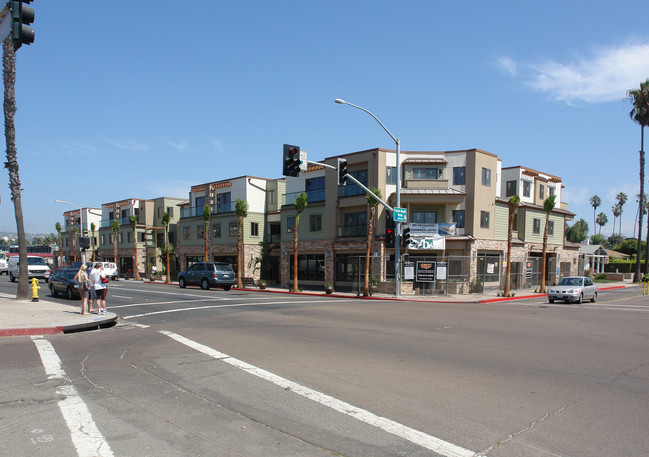 Blue Water Villas in San Diego, CA - Building Photo - Building Photo