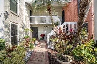 2424 W Tampa Bay Blvd, Unit Riverfront Boater's Parad in Tampa, FL - Building Photo