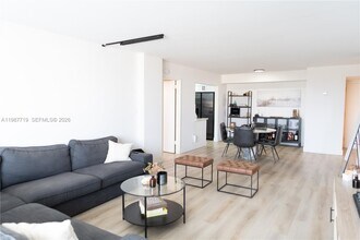 13155 Ixora Ct in North Miami, FL - Building Photo - Building Photo