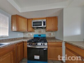 248 W Downs Cir in Ogden, UT - Foto de edificio - Building Photo