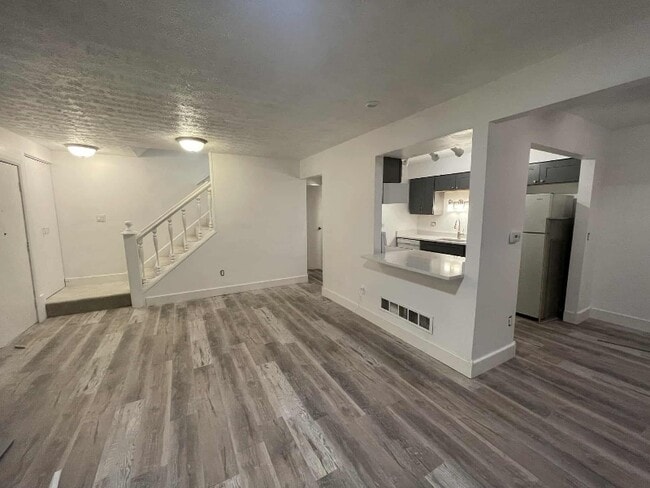 property at 5265 Captains Ct