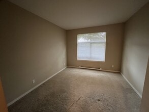 2336 Whyte Ave in Port Coquitlam, BC - Building Photo - Building Photo