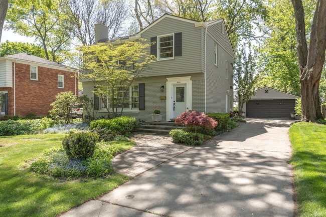 906 Putney St in Birmingham, MI - Building Photo - Building Photo