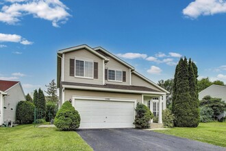 1282 S Pleasant Hill Gate in Waukegan, IL - Building Photo - Building Photo