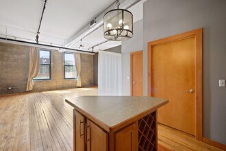 523 Jackson St in St. Paul, MN - Building Photo - Building Photo