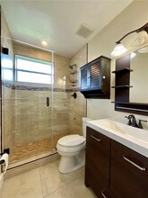 10369 N Kendall Dr-Unit -F8 in Miami, FL - Building Photo - Building Photo