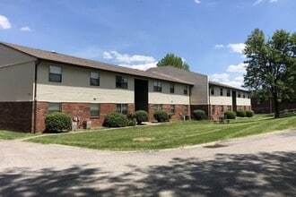 Richmond Manor Apts- WAIT LIST - Section 8 in Richmond, KY - Building Photo - Building Photo