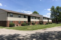 Richmond Manor Apts- WAIT LIST - Section 8 in Richmond, KY - Foto de edificio - Building Photo