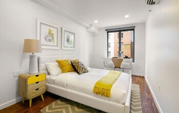 77 E 110th St in New York, NY - Building Photo - Building Photo