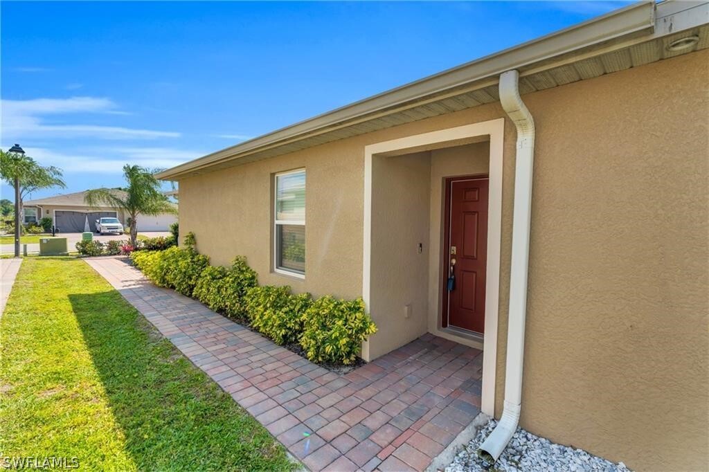 10761 Crossback Ln in Lehigh Acres, FL - Building Photo