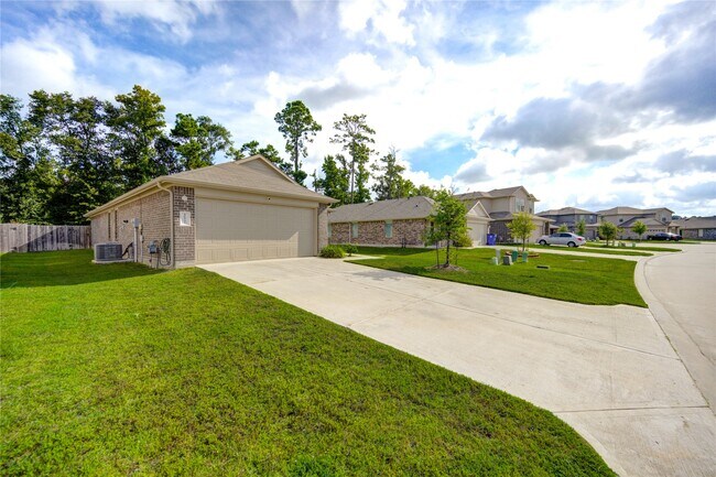 16937 Rich Pines Dr in Conroe, TX - Building Photo - Building Photo