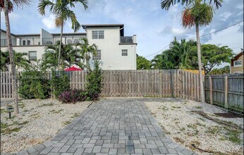 801 NW 1st Ave in Fort Lauderdale, FL - Building Photo - Building Photo