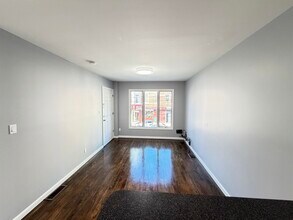 384 Summit Ave in Jersey City, NJ - Building Photo - Building Photo