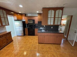 19530 NW 11th Ave in Miami, FL - Building Photo - Building Photo