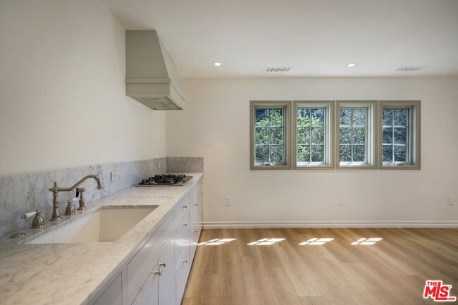 property at 3132 Belden Dr