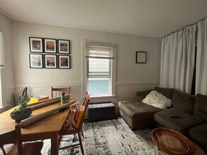 11 Homer Sq, Unit 10-2 in Somerville, MA - Building Photo - Building Photo