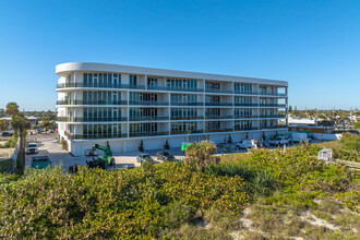 The Surf at Cocoa Beach in Cocoa Beach, FL - Building Photo - Building Photo