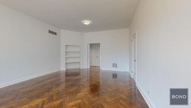 219 E 69th St in New York, NY - Building Photo - Building Photo