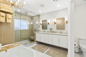 3540 NE 28th Ave in Lighthouse Point, FL - Building Photo - Building Photo