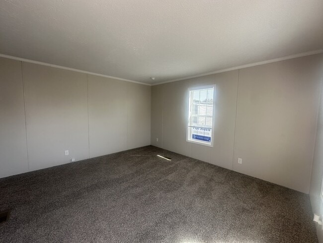 38041 Chilver Ave in Clinton Township, MI - Building Photo - Building Photo