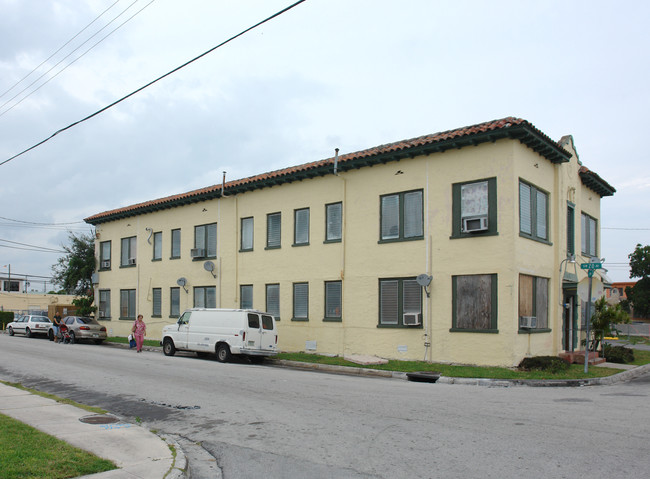 1953 SW 2nd St in Miami, FL - Building Photo - Building Photo