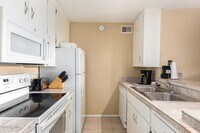 8055 Thomas Rd photo'