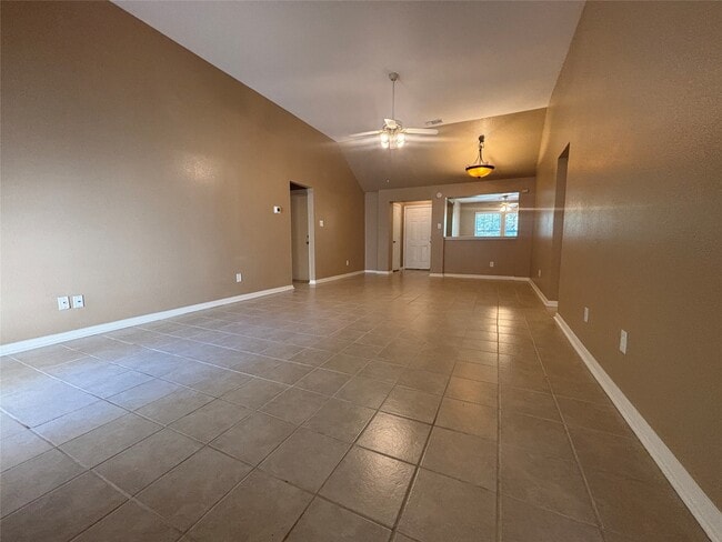 3815 Maple Dr in Conroe, TX - Building Photo - Building Photo