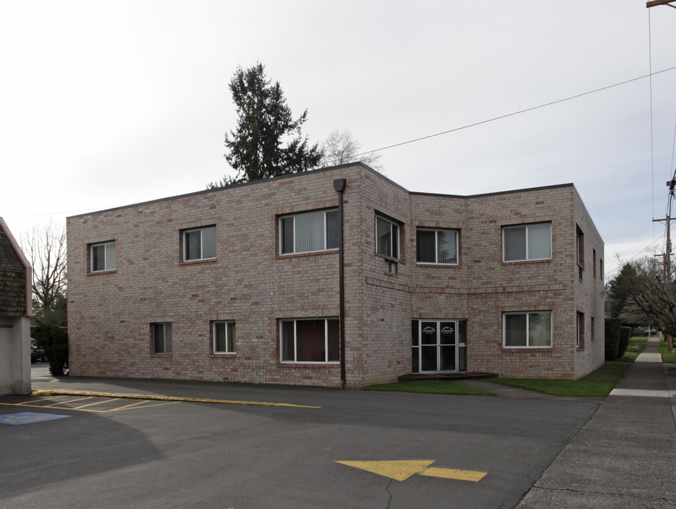 Fuiten's Campus view apartments in Forest Grove, OR - Building Photo