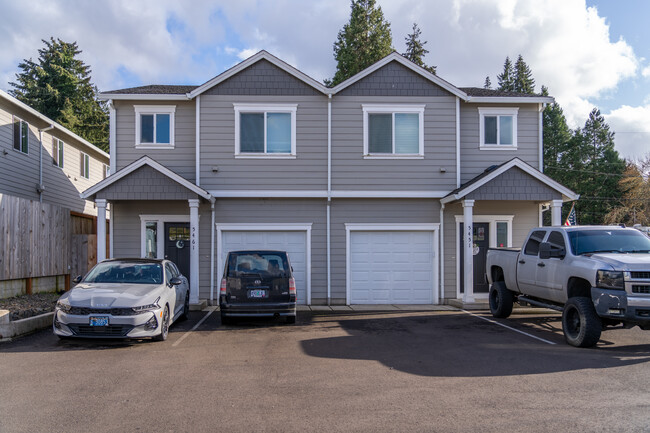 5451 Highway 20 in Sweet Home, OR - Building Photo - Building Photo