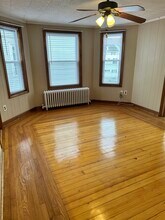 820 2nd St, Unit 2 in Fall River, MA - Foto de edificio - Building Photo