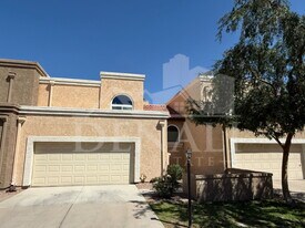 2073 N Sunset Dr in Chandler, AZ - Building Photo