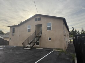 248 N 1st St, Unit 1 in La Puente, CA - Foto de edificio - Building Photo