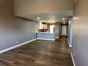 1326 W Sackett St in Springfield, MO - Building Photo - Building Photo