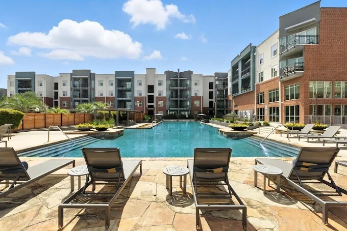 Anatole at the Pines in Conroe, TX - Foto de edificio
