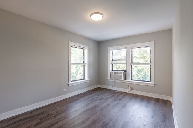 709 W Brompton Ave, Unit 39 in Chicago, IL - Building Photo - Building Photo
