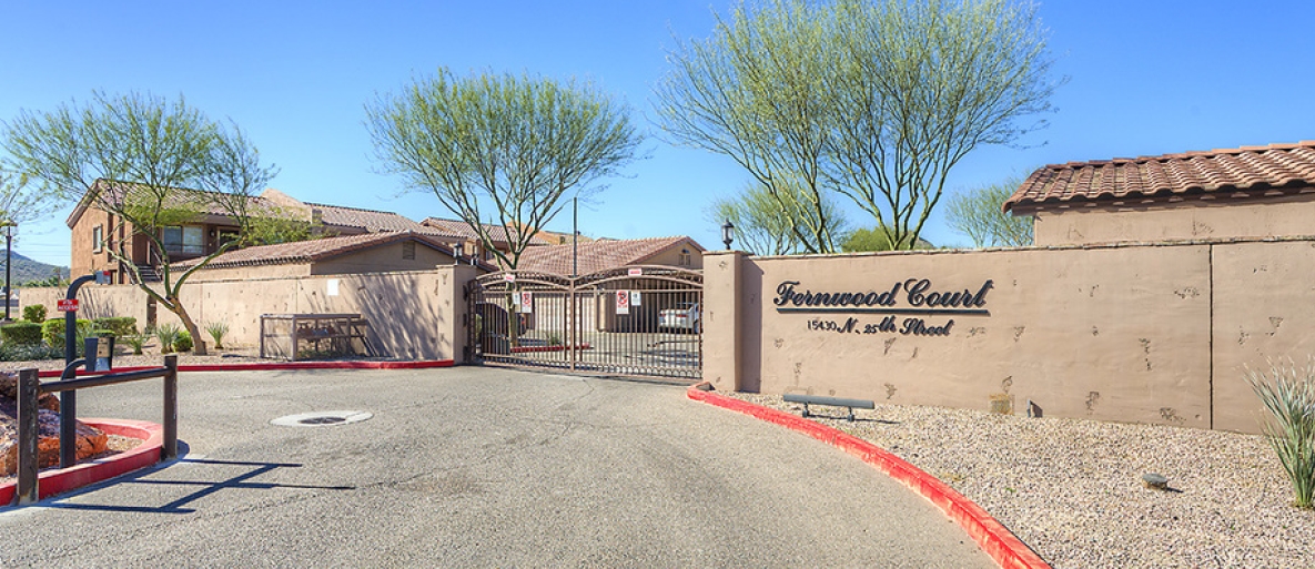 Fernwood Court Apartments in Phoenix, AZ - Building Photo