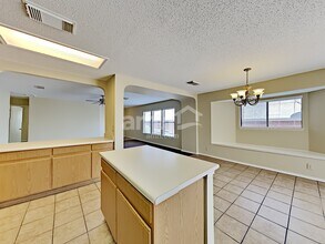 7206 Knights Haven in San Antonio, TX - Foto de edificio - Building Photo