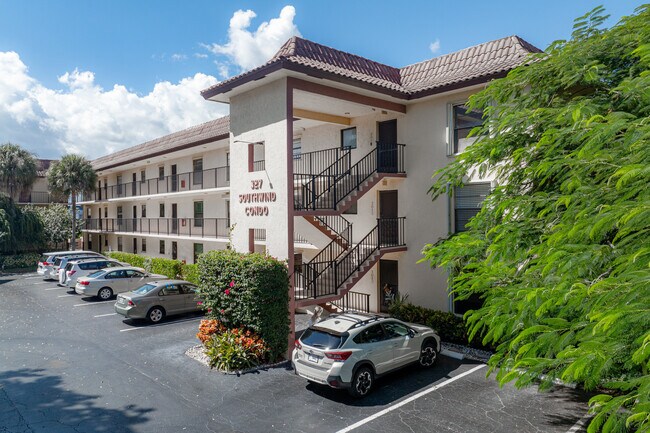 Southwind Condos in North Palm Beach, FL - Building Photo - Primary Photo