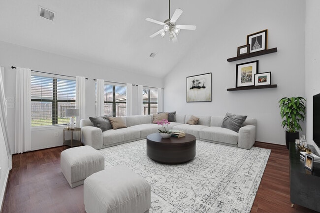 property at 811 Belvedere Dr