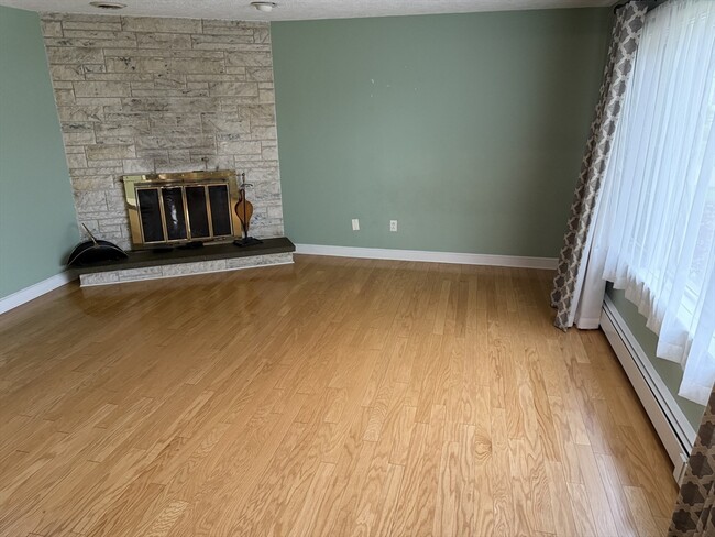 78 Rosewood Dr in Waltham, MA - Building Photo - Building Photo
