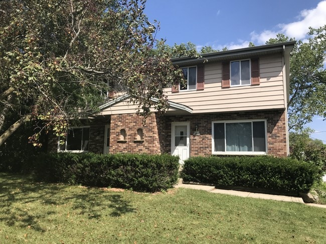 W151N11474 Potomac Cir in Germantown, WI - Building Photo - Building Photo