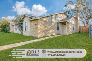 8838 Hidden Hill Dr in Fort Worth, TX - Building Photo