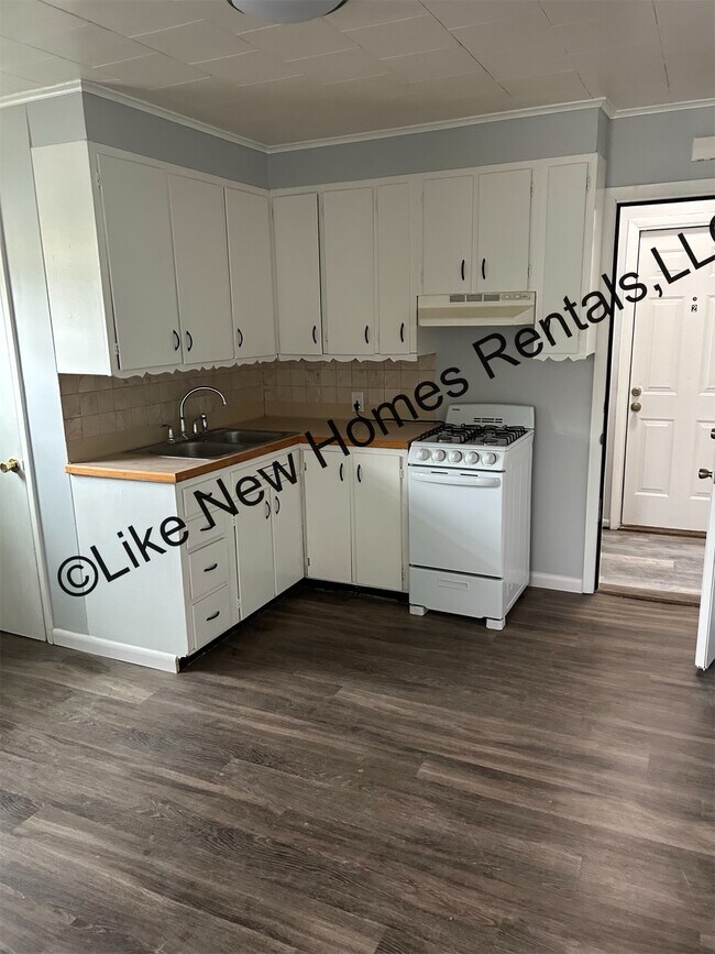 1804 James Ave, Unit 1 in Owosso, MI - Building Photo - Building Photo